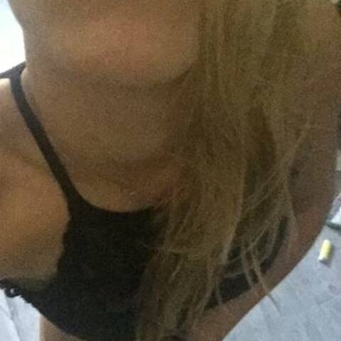 Public Photo of DollysexyBlonde